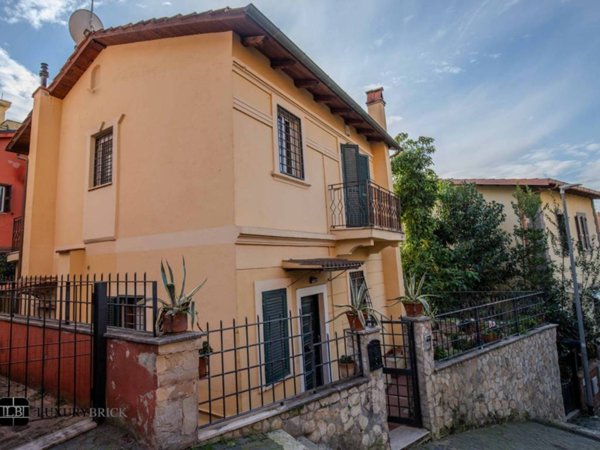 casa indipendente in vendita a Roma in zona Aurelio