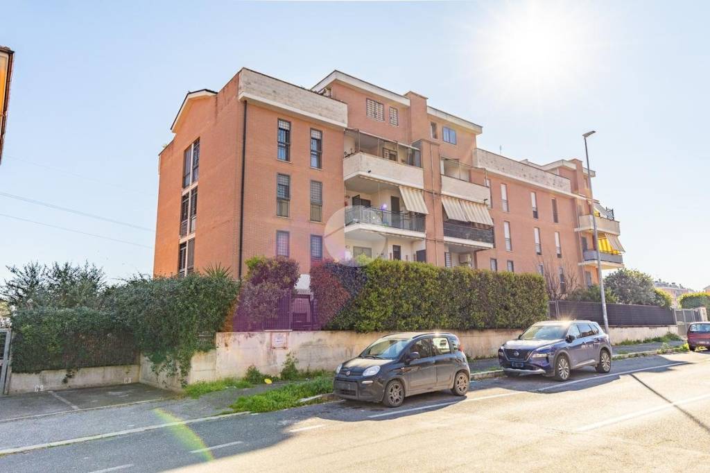 appartamento in vendita a Roma in zona Castelverde