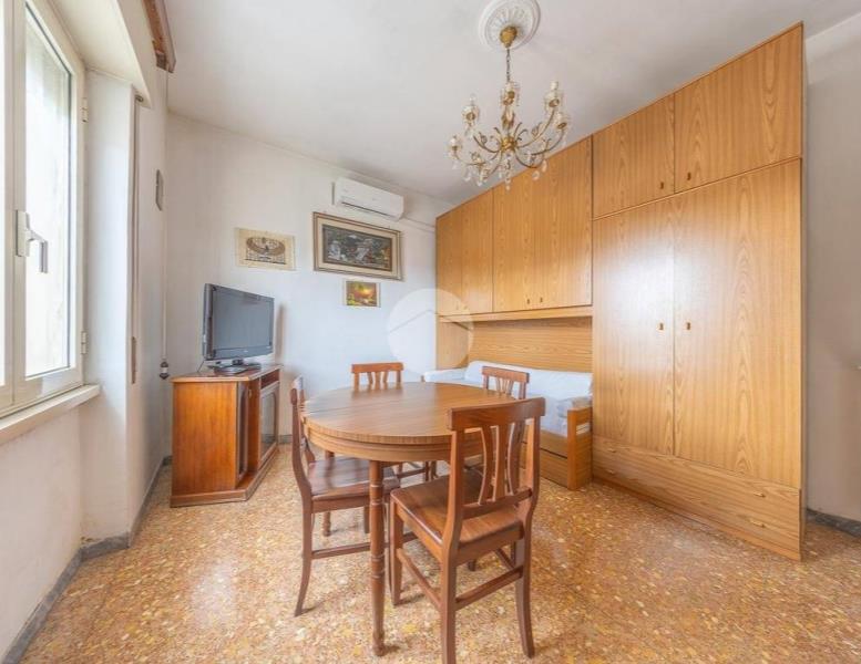 appartamento in vendita a Roma in zona Appio Pignatelli