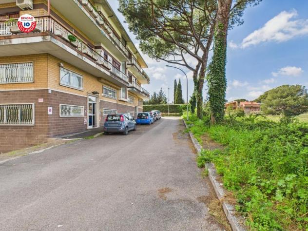 ufficio in vendita a Roma in zona Mostacciano
