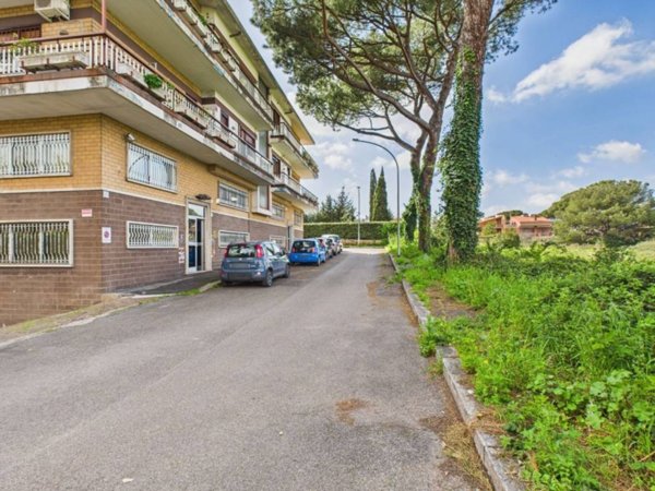 appartamento in vendita a Roma in zona Mostacciano