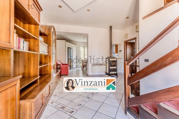 appartamento in vendita a Roma in zona Acilia
