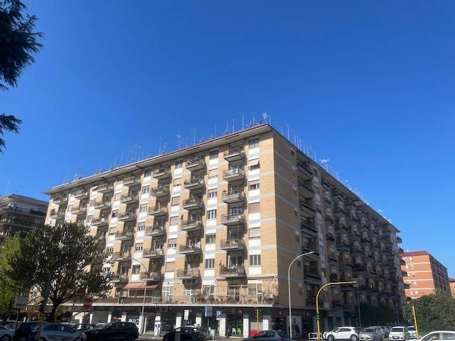 appartamento in vendita a Roma in zona Tuscolano