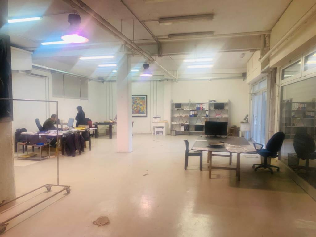 locale commerciale in vendita a Roma in zona Torrino