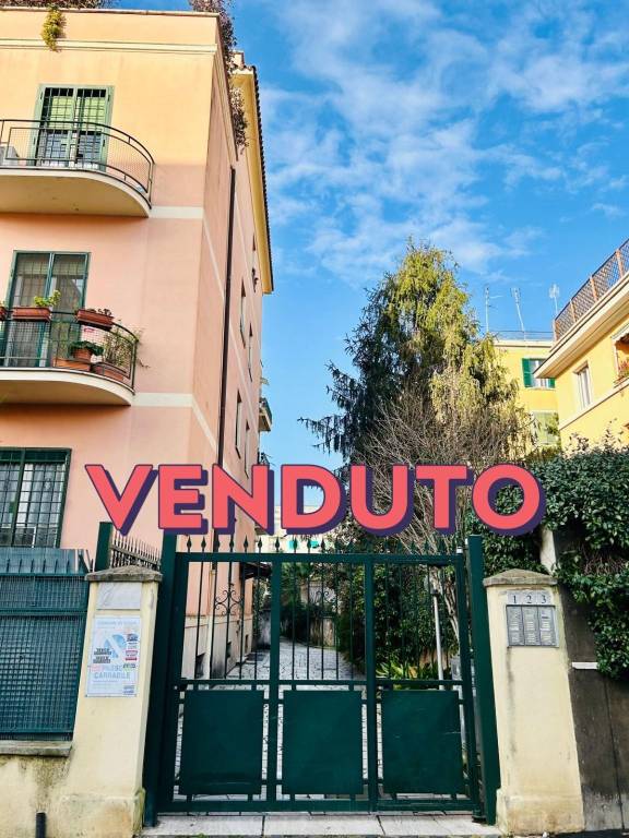 appartamento in vendita a Roma in zona Gianicolense