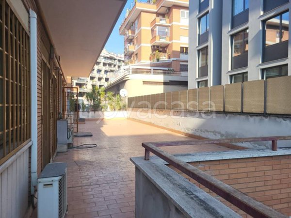appartamento in vendita a Roma in zona Ardeatino
