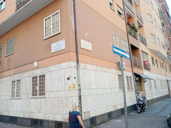 appartamento in vendita a Roma in zona Ostiense