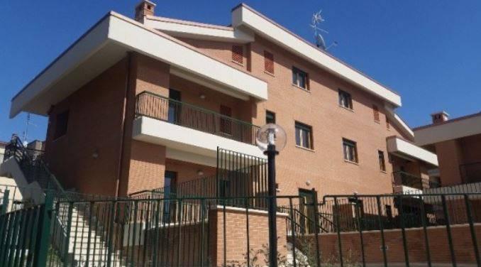 appartamento in vendita a Roma in zona Romanina