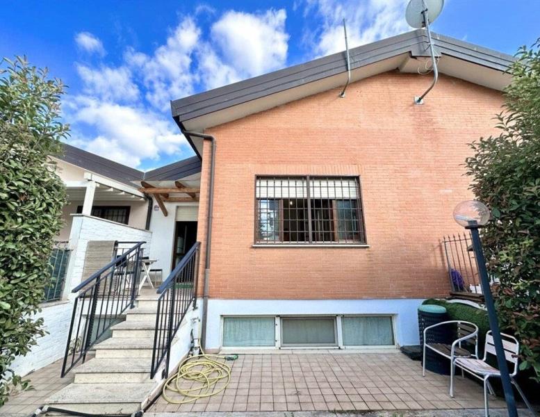 casa indipendente in vendita a Roma in zona Castelverde