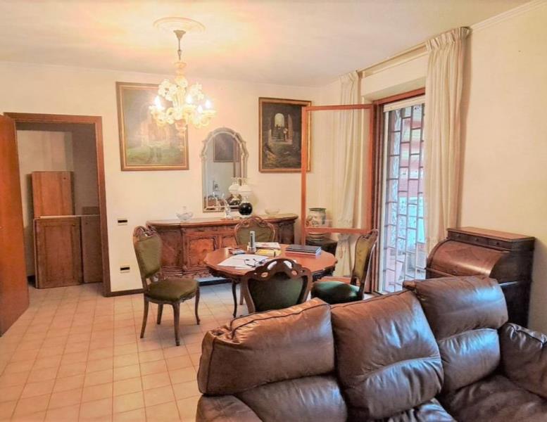 appartamento in vendita a Roma in zona Ardeatino