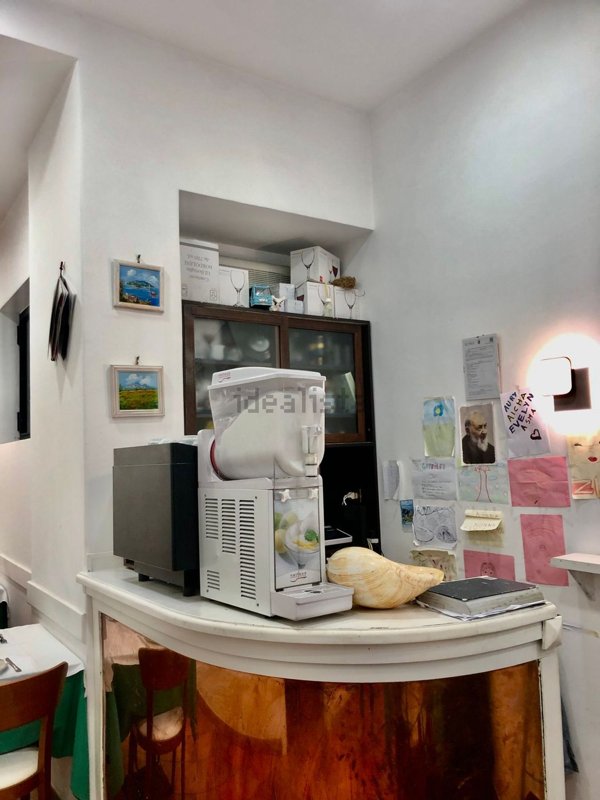 locale commerciale in vendita a Roma in zona Aurelio