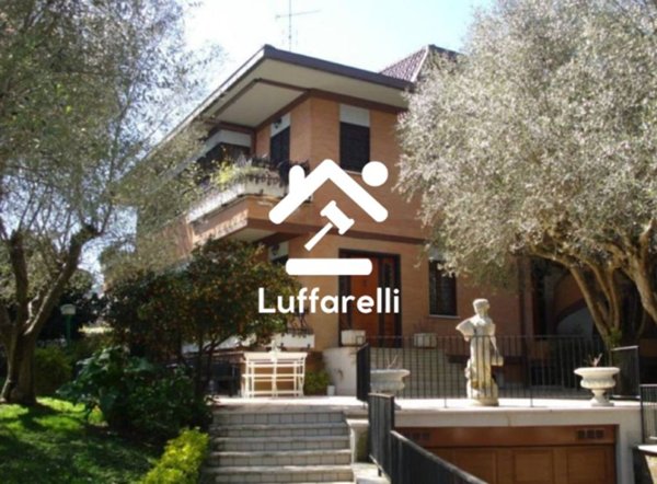 casa indipendente in vendita a Roma in zona Mezzocammino