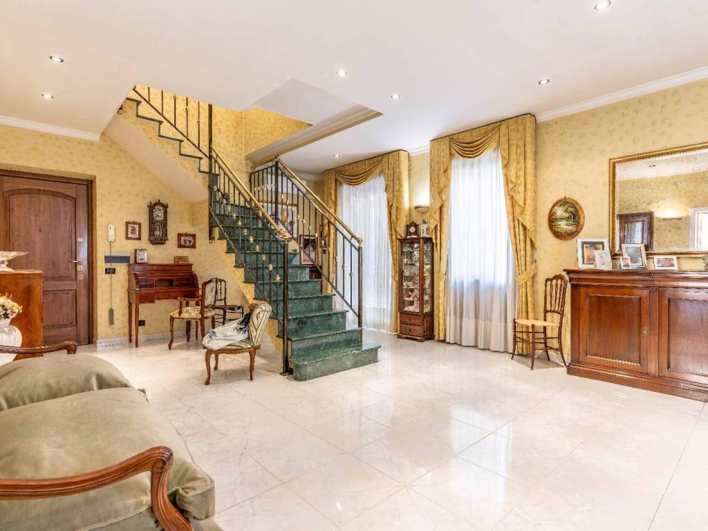 appartamento in vendita a Roma in zona Tor Cervara