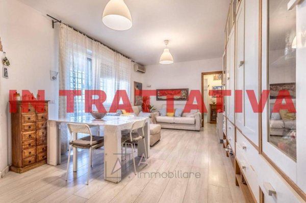 appartamento in vendita a Roma in zona Axa