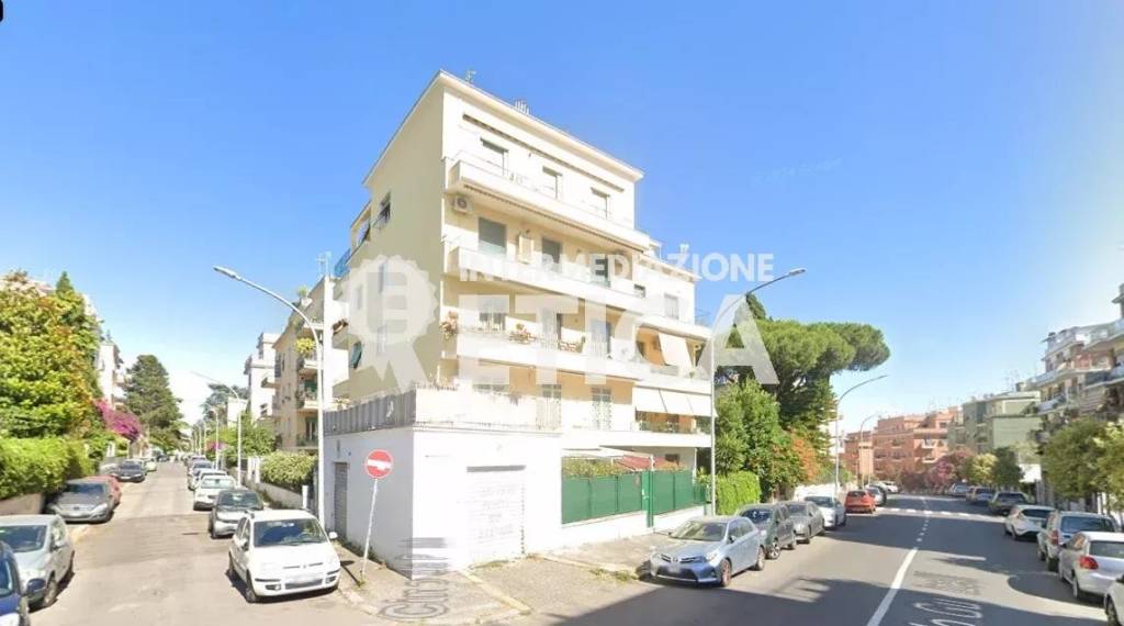 appartamento in vendita a Roma in zona Gianicolense