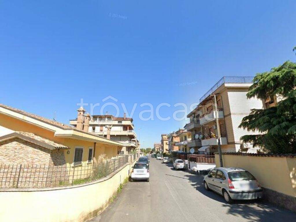 casa indipendente in vendita a Roma in zona Torre Gaia