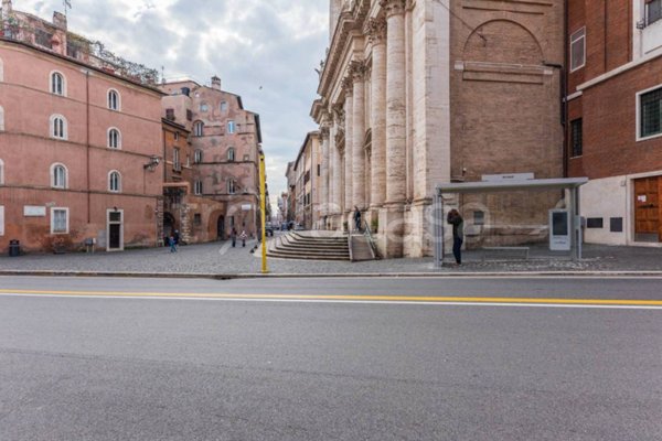 quadrivano in vendita a Roma in zona Rione di Ponte