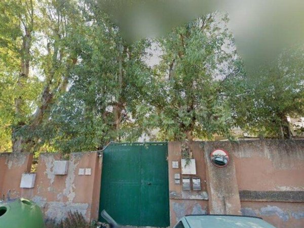 locale commerciale in vendita a Roma in zona Ostiense