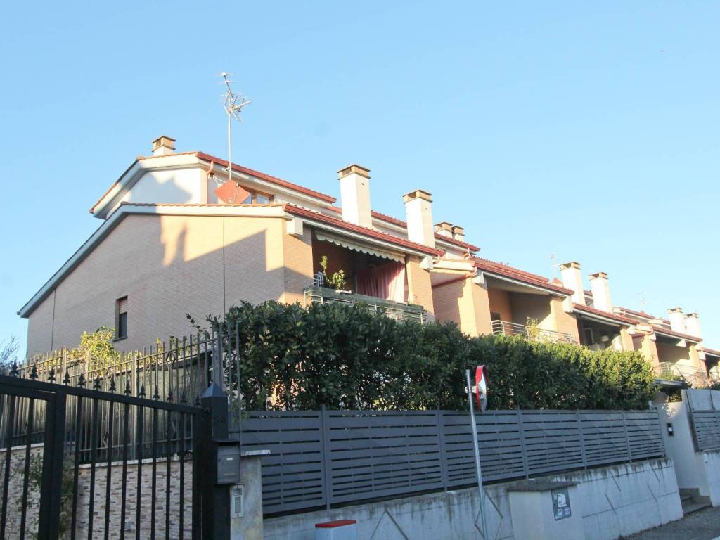 appartamento in vendita a Roma in zona Labaro