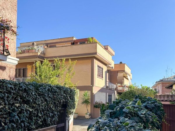 appartamento in vendita a Roma in zona Torre Maura
