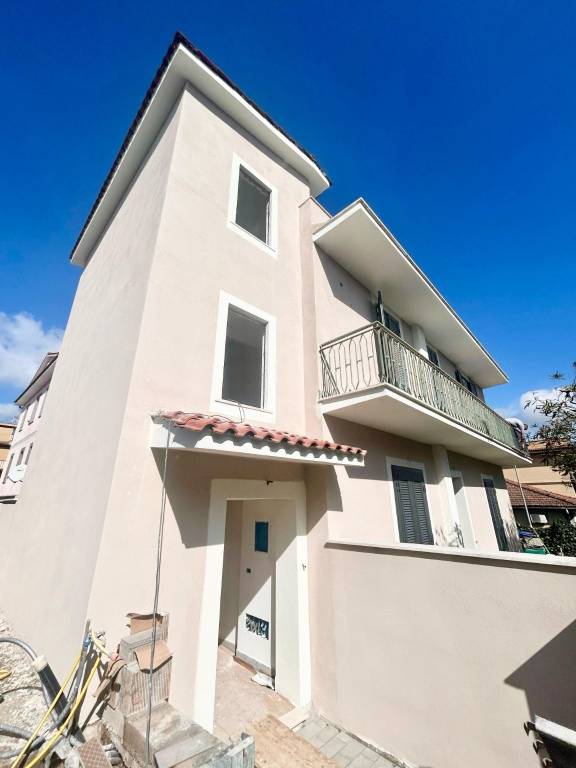 appartamento in vendita a Roma in zona Borghesiana