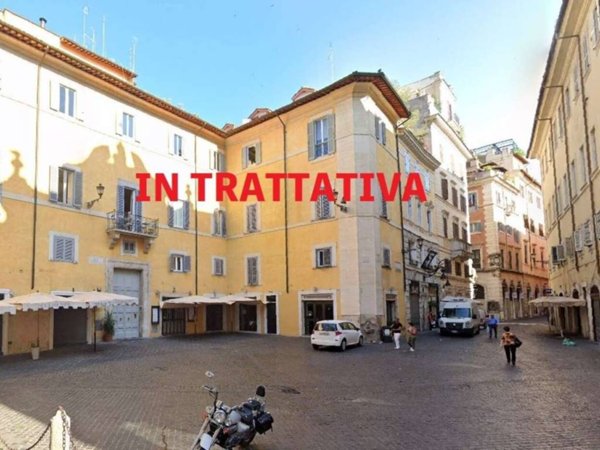 appartamento in vendita a Roma in zona Parione/Sant'Eustachio