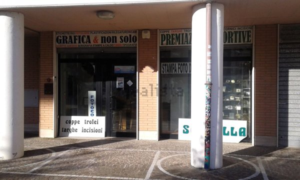 locale commerciale in vendita a Roma in zona Torrevecchia