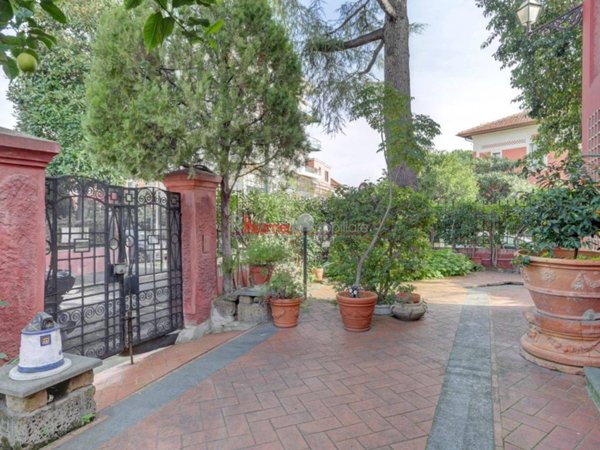 casa indipendente in vendita a Roma in zona Prenestino-Labicano