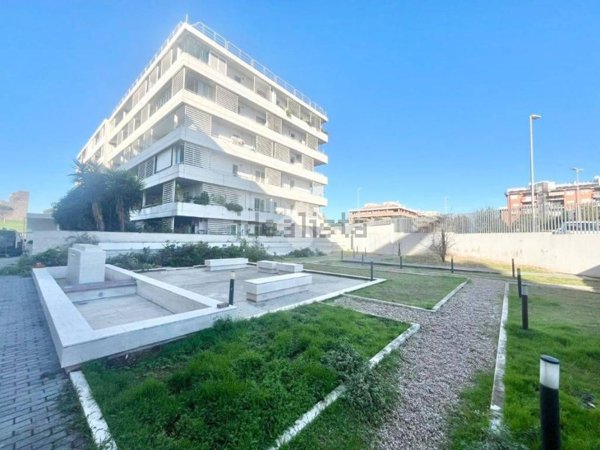 appartamento in vendita a Roma in zona Ostiense