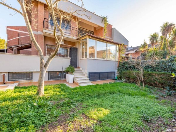 casa indipendente in vendita a Roma in zona Tre Pini - Poggio dei Fiori