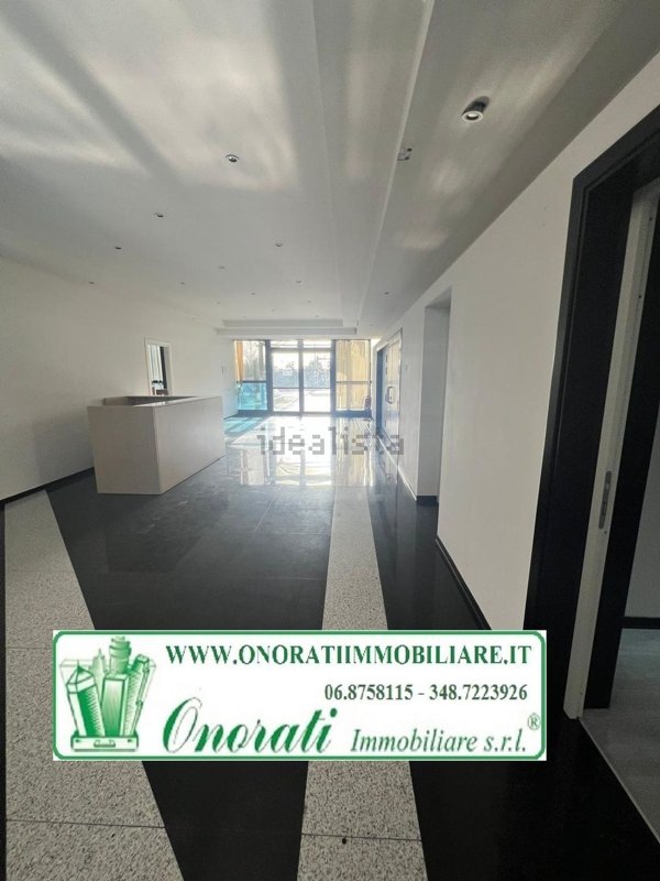 locale di sgombero in vendita a Roma in zona Tor Cervara