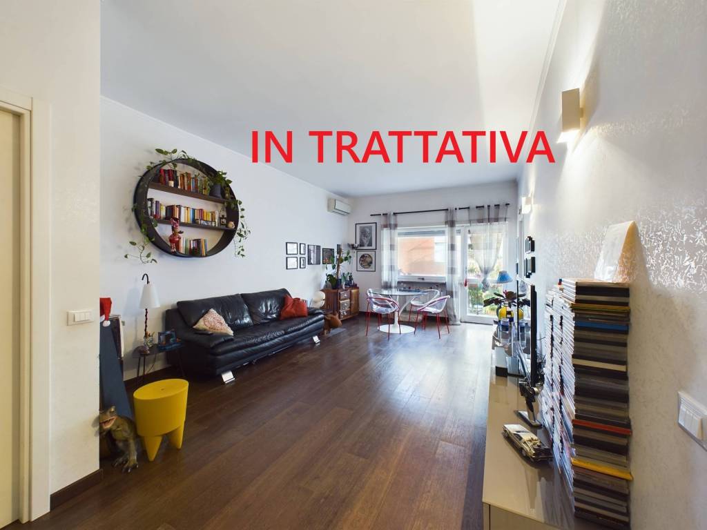 appartamento in vendita a Roma in zona Ardeatino