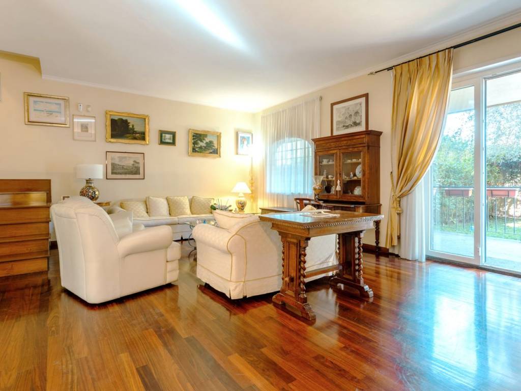 casa indipendente in vendita a Roma in zona Appio Pignatelli