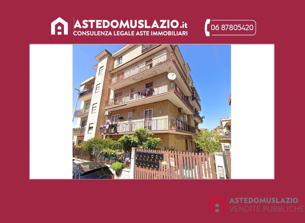 appartamento in vendita a Roma in zona Torre Angela