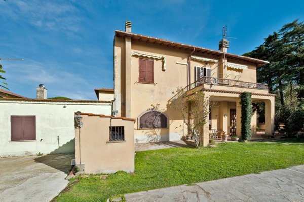 casa indipendente in vendita a Roma in zona Osteria del Curato