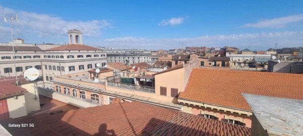 appartamento in vendita a Roma in zona Castro Pretorio