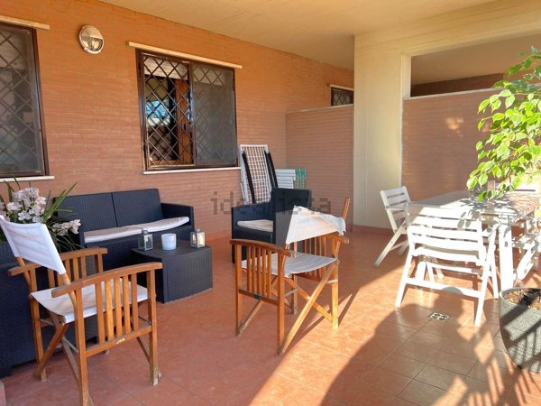 appartamento in vendita a Roma in zona Axa