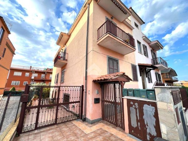 appartamento in vendita a Roma in zona Borghesiana