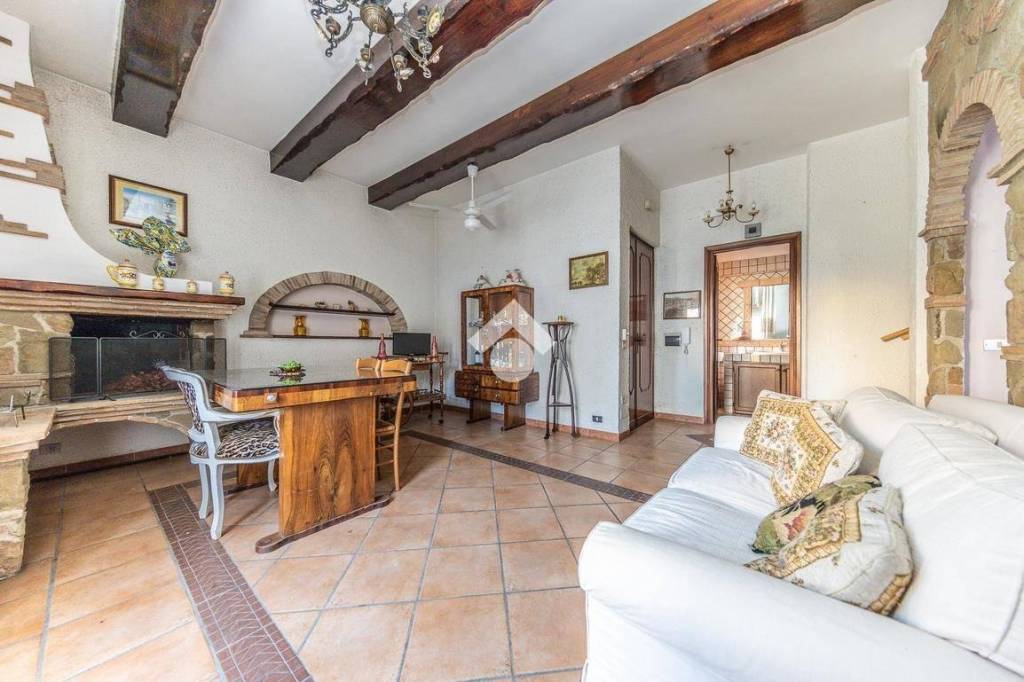 appartamento in vendita a Roma in zona Prenestino-Labicano