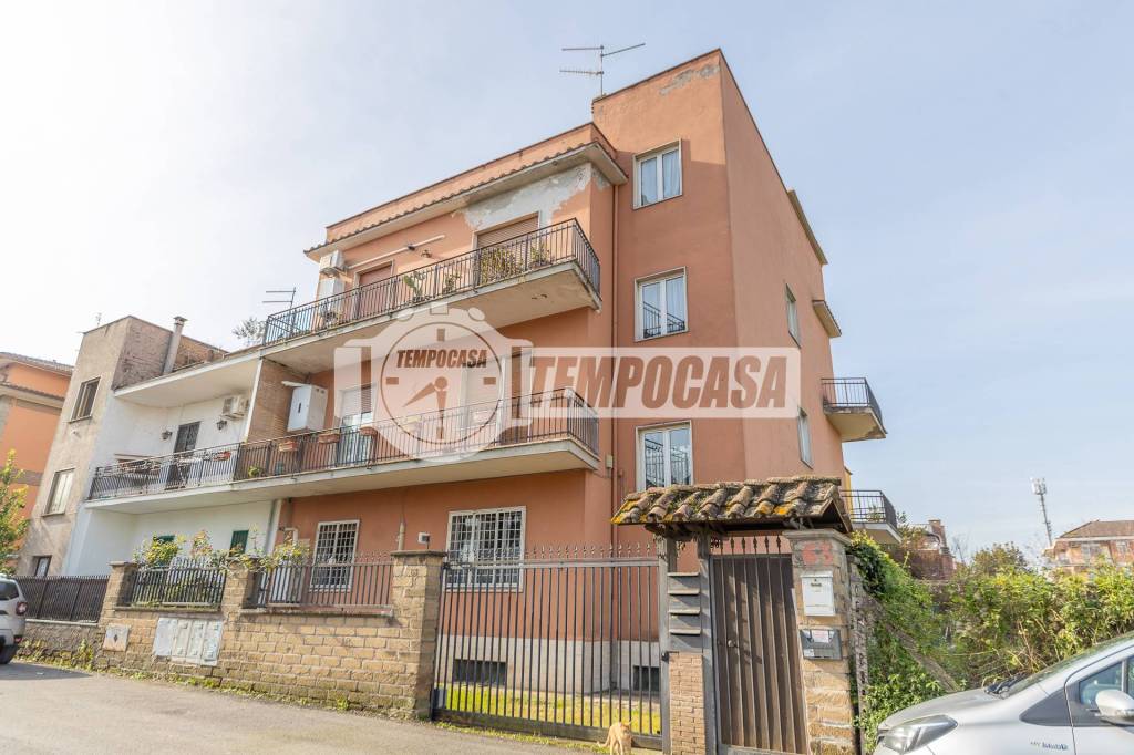 appartamento in vendita a Roma in zona Casal Morena
