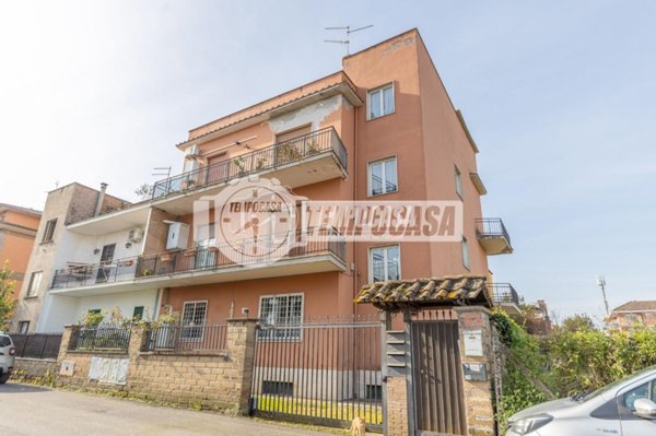 appartamento in vendita a Roma in zona Casal Morena
