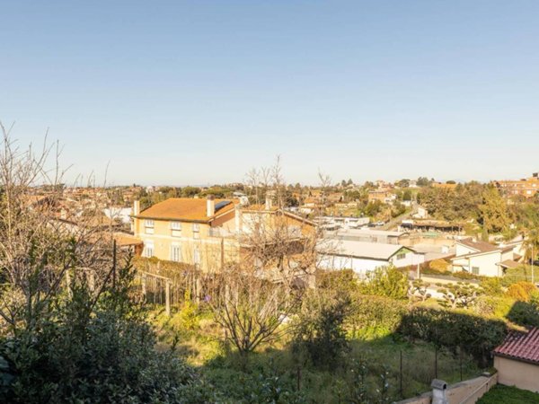 appartamento in vendita a Roma in zona Castel di Leva