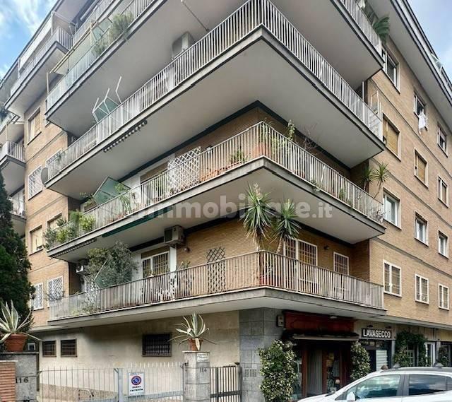 appartamento in vendita a Roma in zona Tor di Quinto