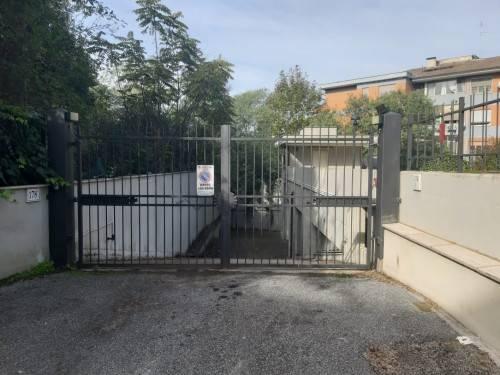 negozio in vendita a Roma in zona Finocchio