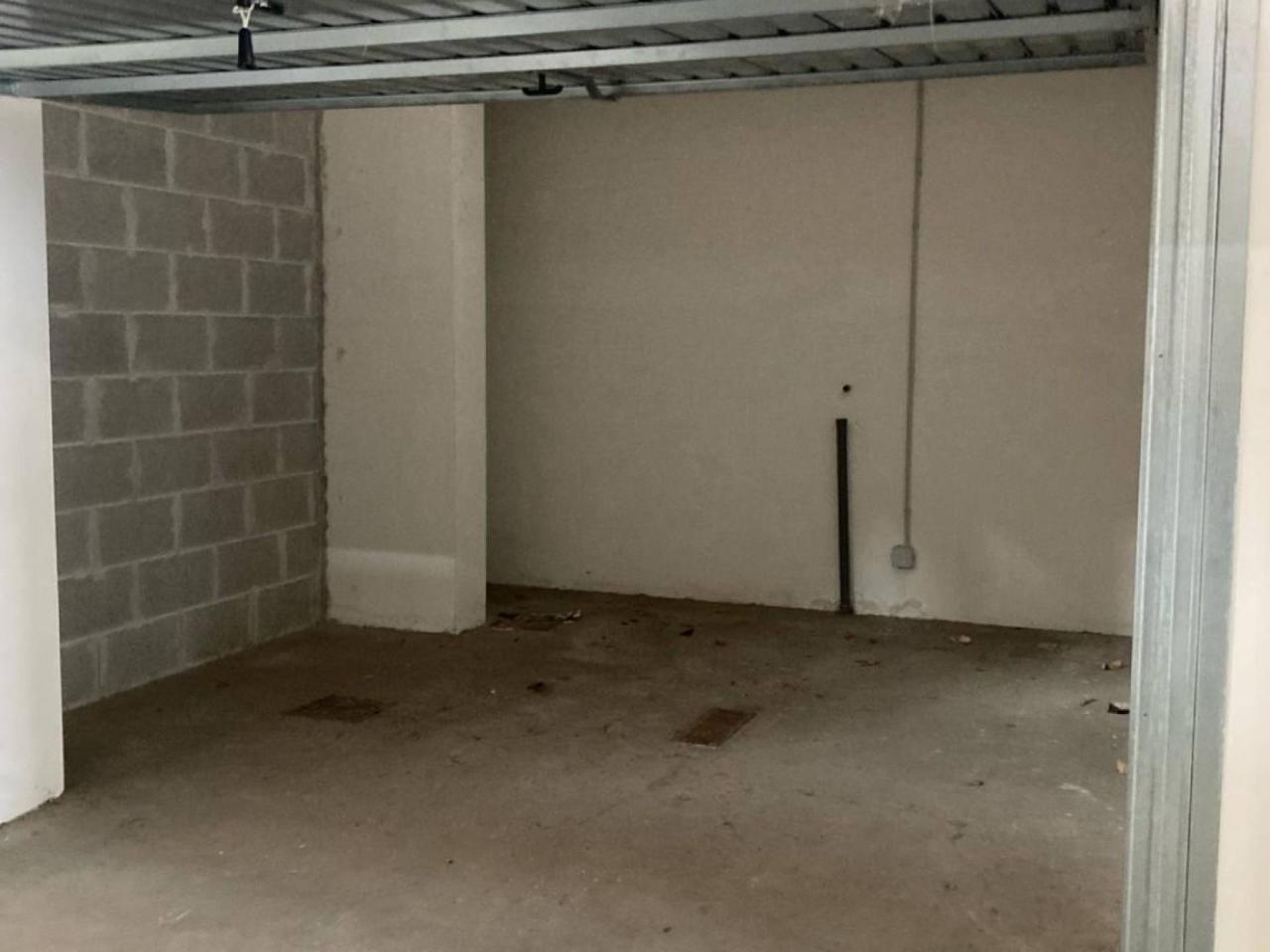 negozio in vendita a Roma in zona Finocchio