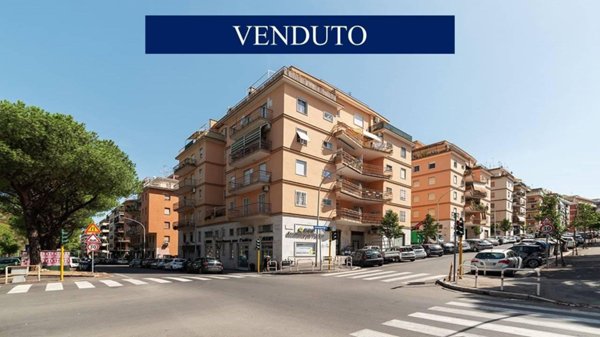 appartamento in vendita a Roma in zona Ardeatino