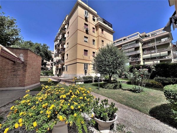appartamento in vendita a Roma in zona Ostia