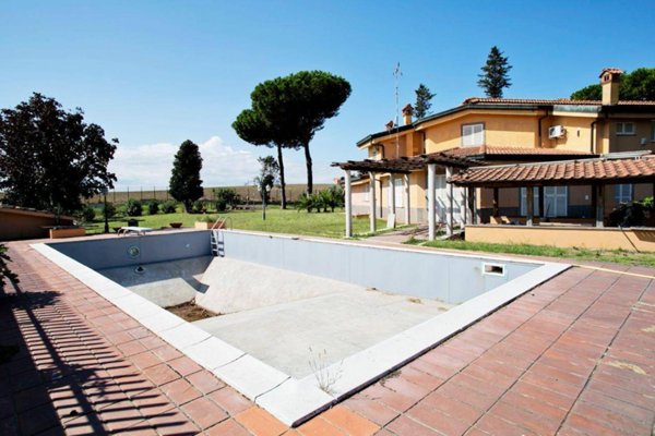 casa indipendente in vendita a Roma in zona Torricola