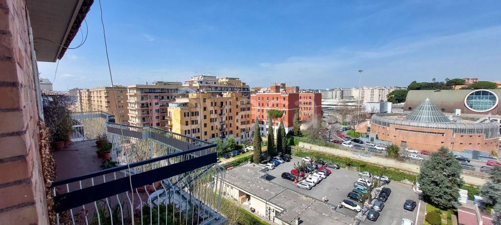 appartamento in vendita a Roma in zona Ostiense