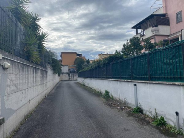 negozio in vendita a Roma in zona Borghesiana